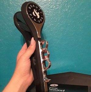 Brand New Pin Up Curl Iron