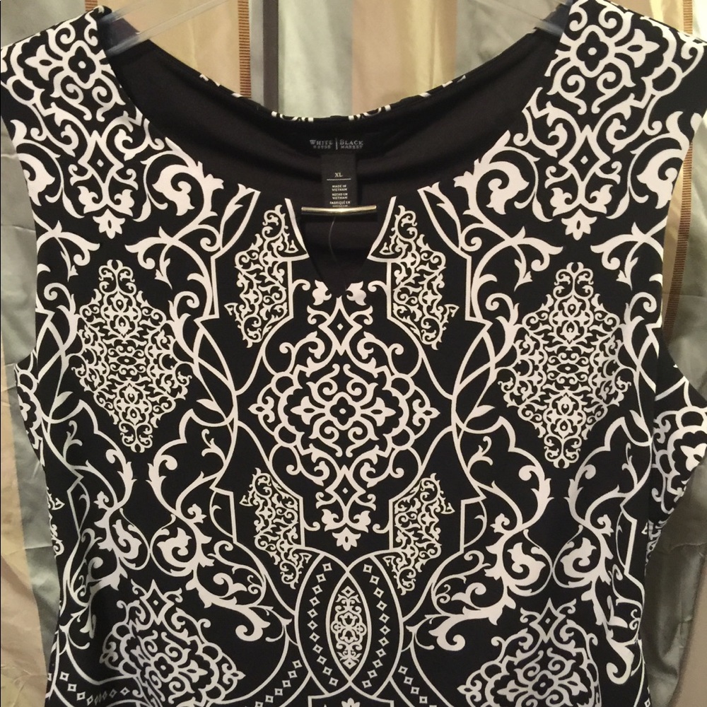 WHBM printed scroll knit tank.