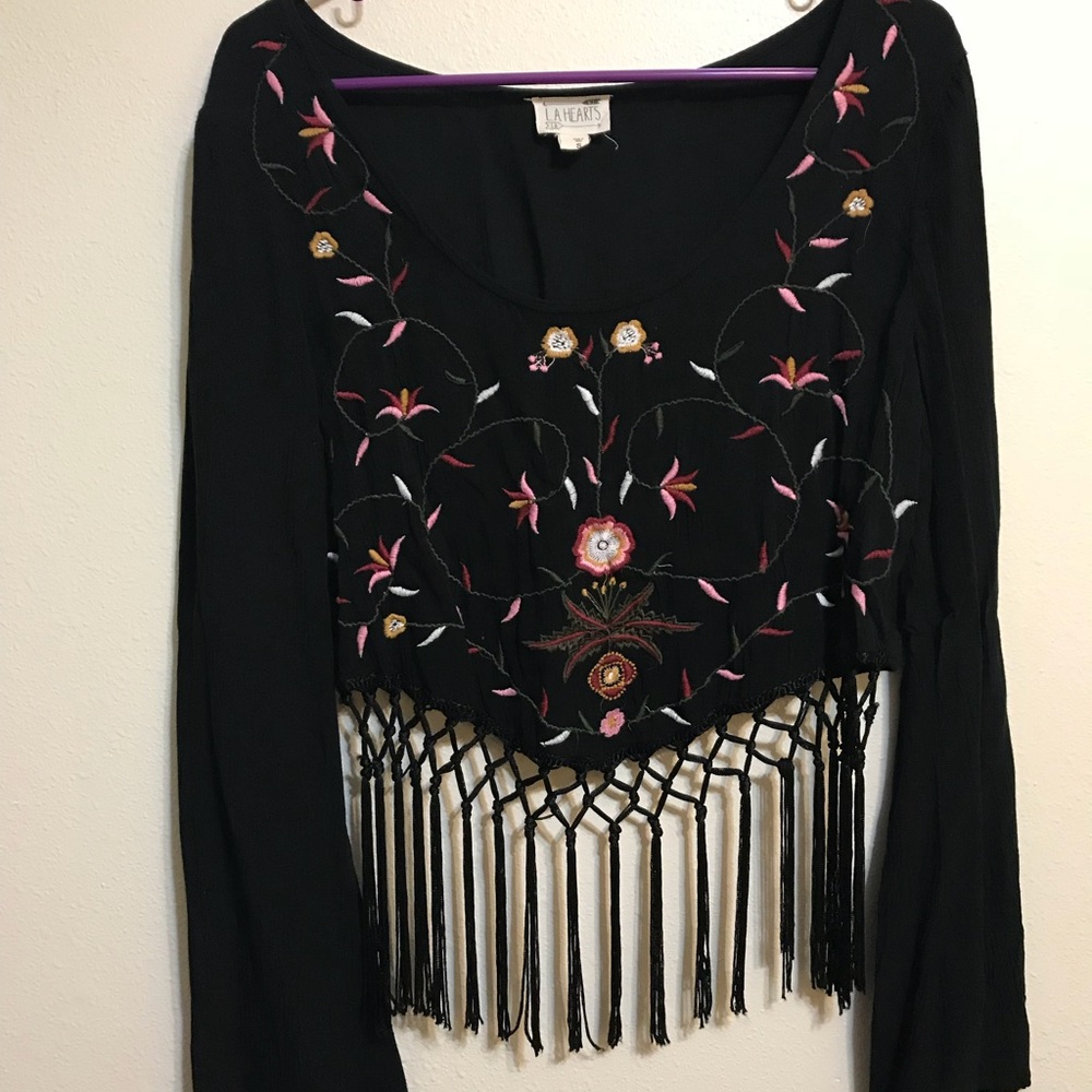 Fringed Black Top 🌓