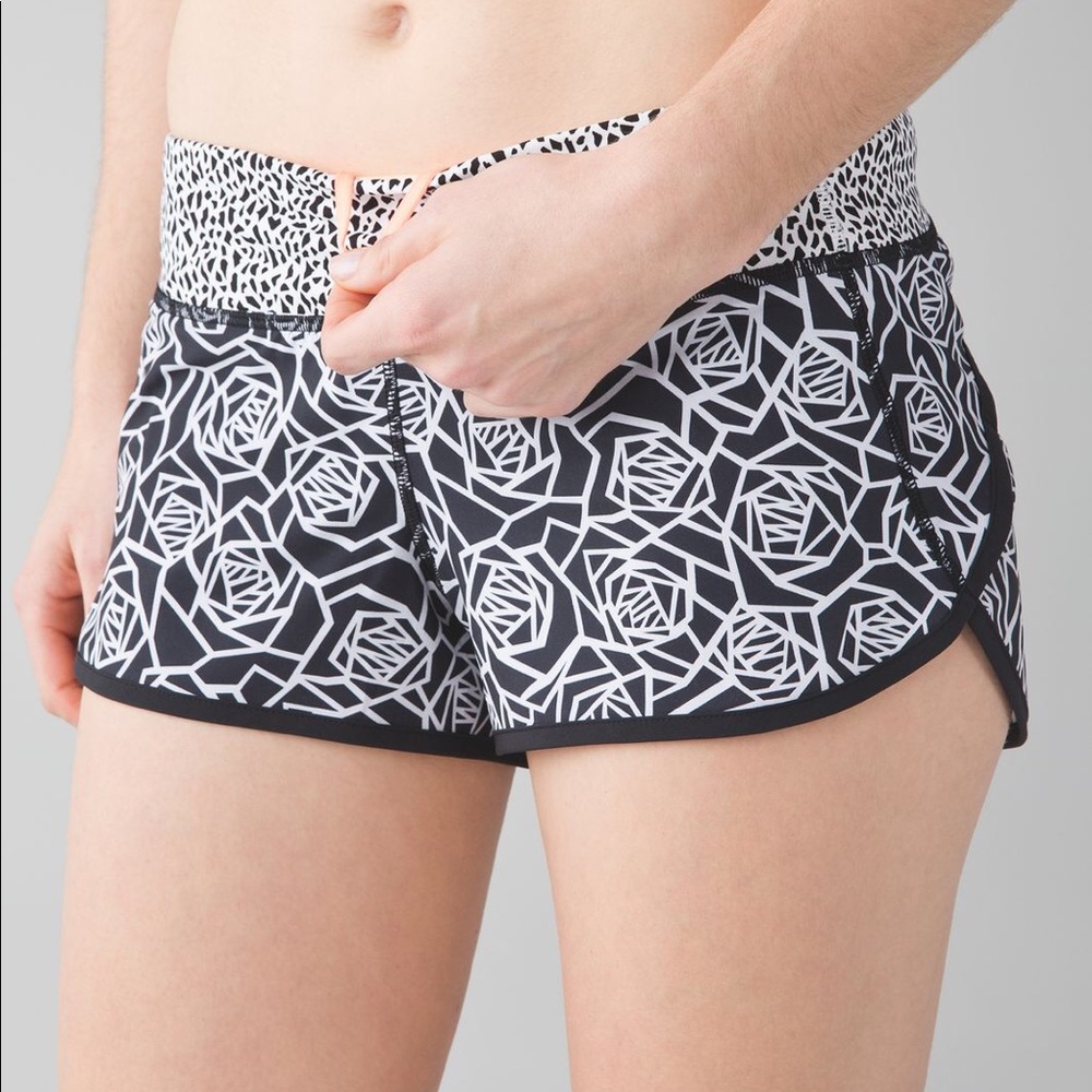 Lululemon Speed shorts *posey miss mosaic floral