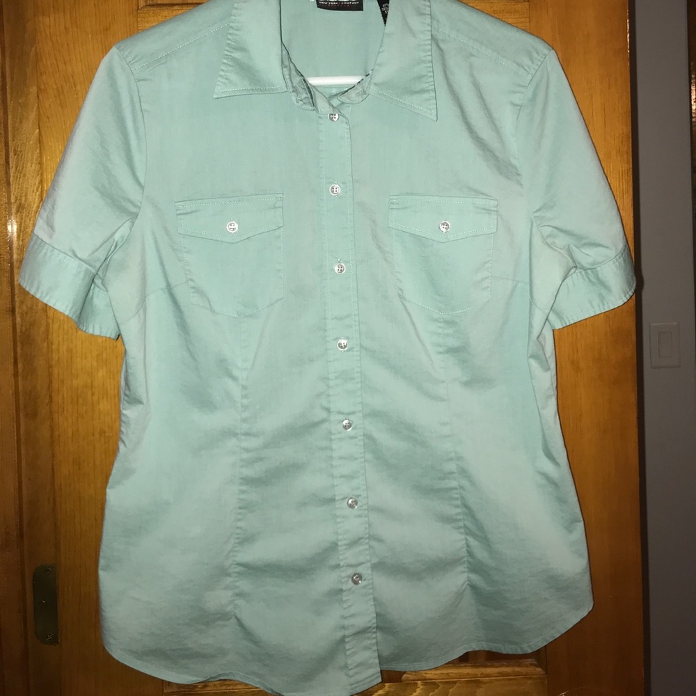 NY&Co. Pale Green stretch button down