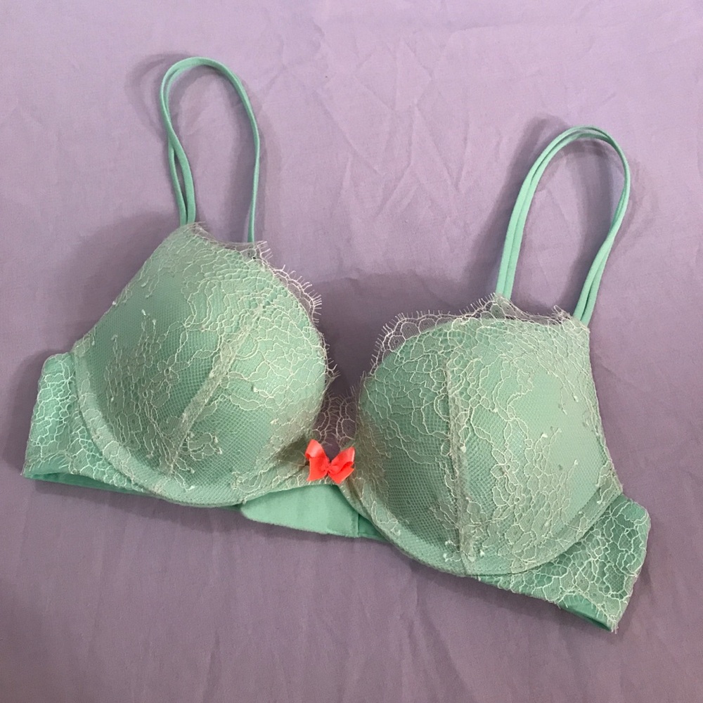 Victoria’s Secret Mint green lace push up bra 32B