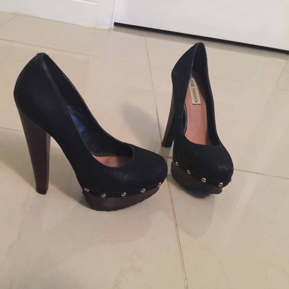 Black w gold nail studs Steve Madden MAKE AN OFFER