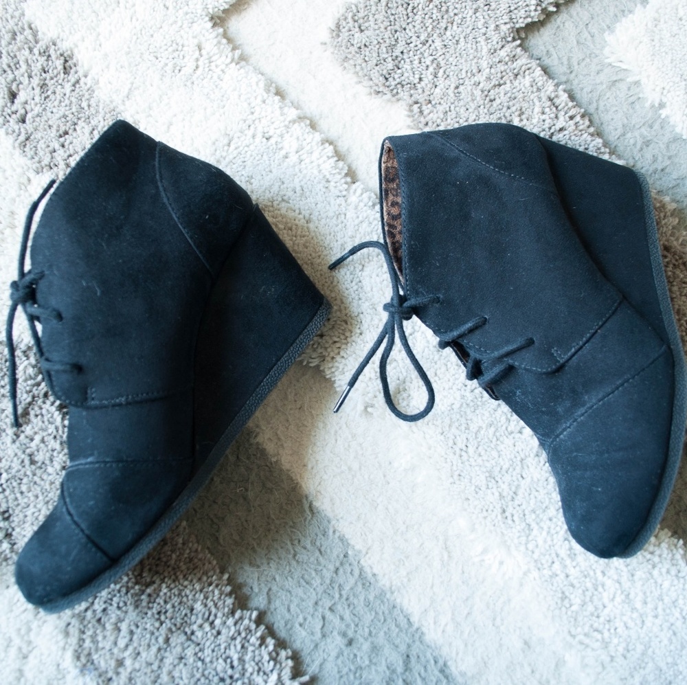 Maurices black wedge booties
