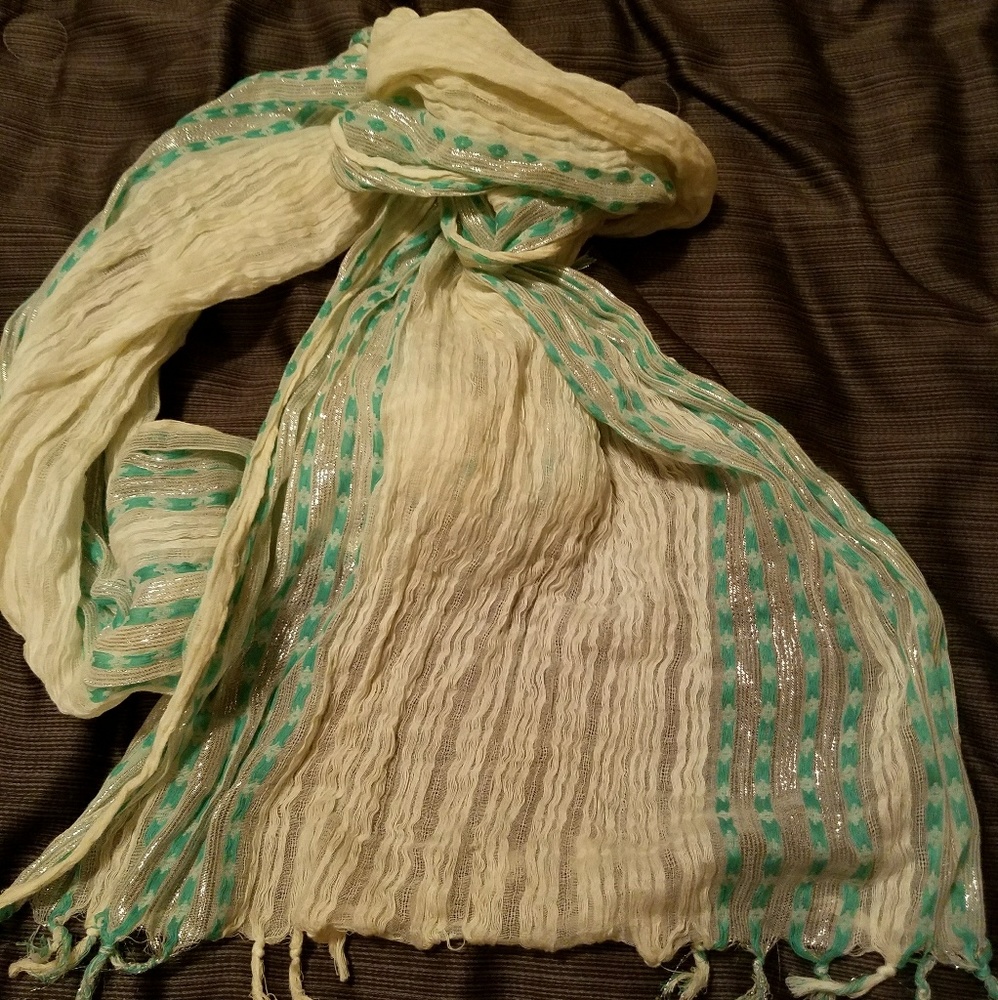 Scarfs - Picture 4 of 4