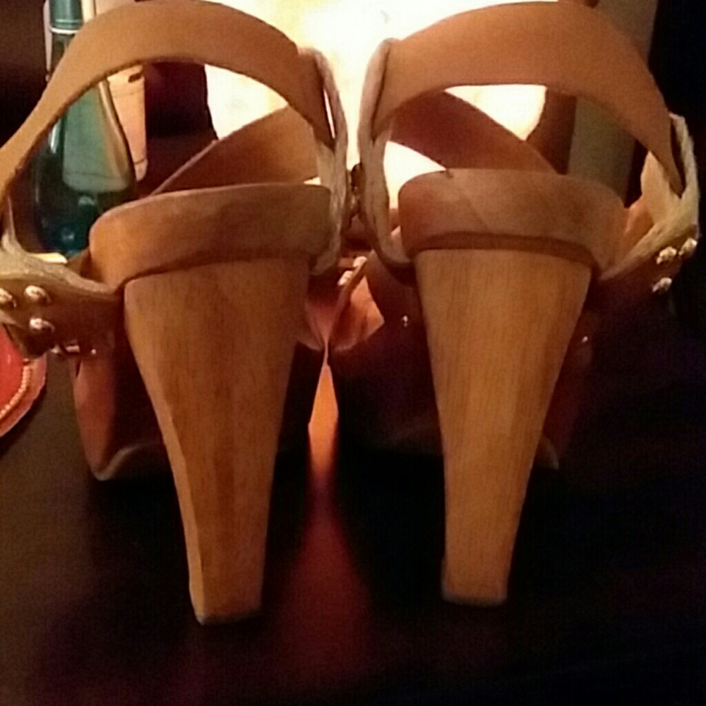 Michael Kors Wooden Heels - Picture 4 of 7