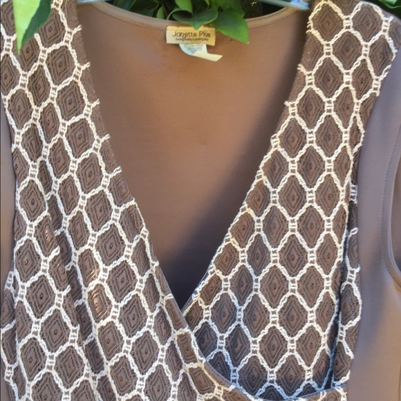 💜Lovely blouse. Small snag on back. Worn once - Picture 3 of 8