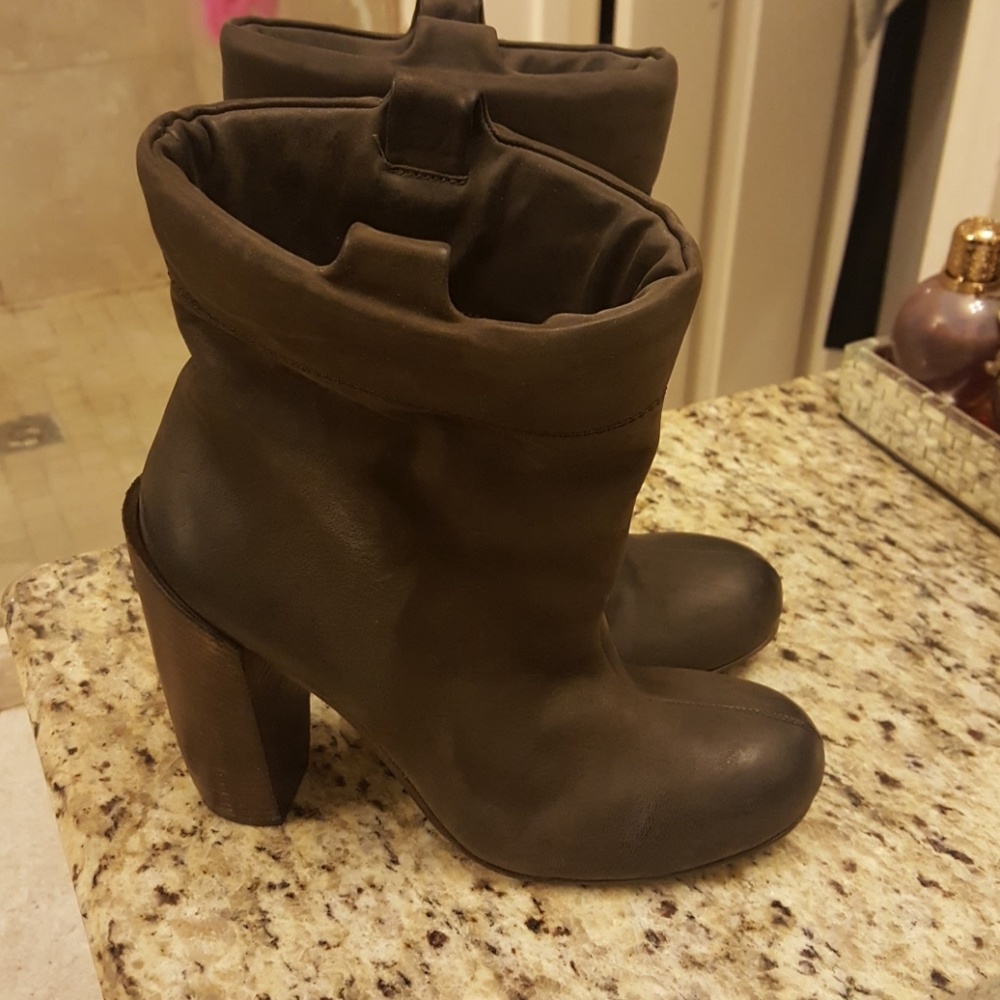 Elisanero Bootie
