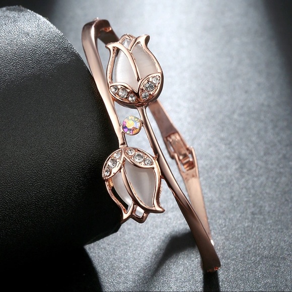 Vintage rose gold natural opal tulip bangle - Picture 3 of 6