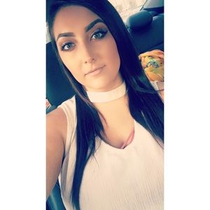 Meet your Posher, Danielle