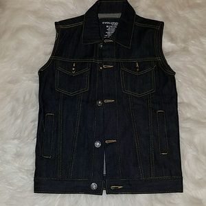 🚫🚫 SOLD 🚫🚫 NWOT Boys Denim sleeveless vest