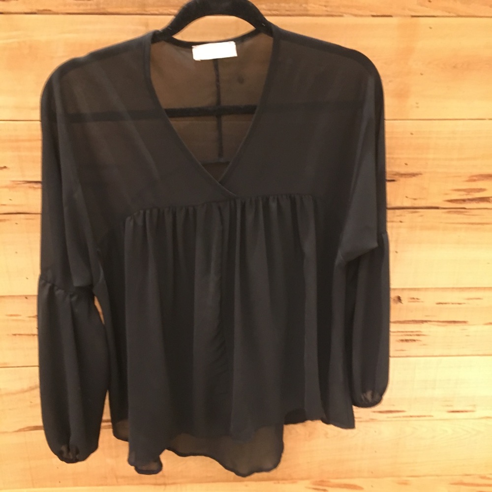 New Listing! Sheer V-neck full blouse