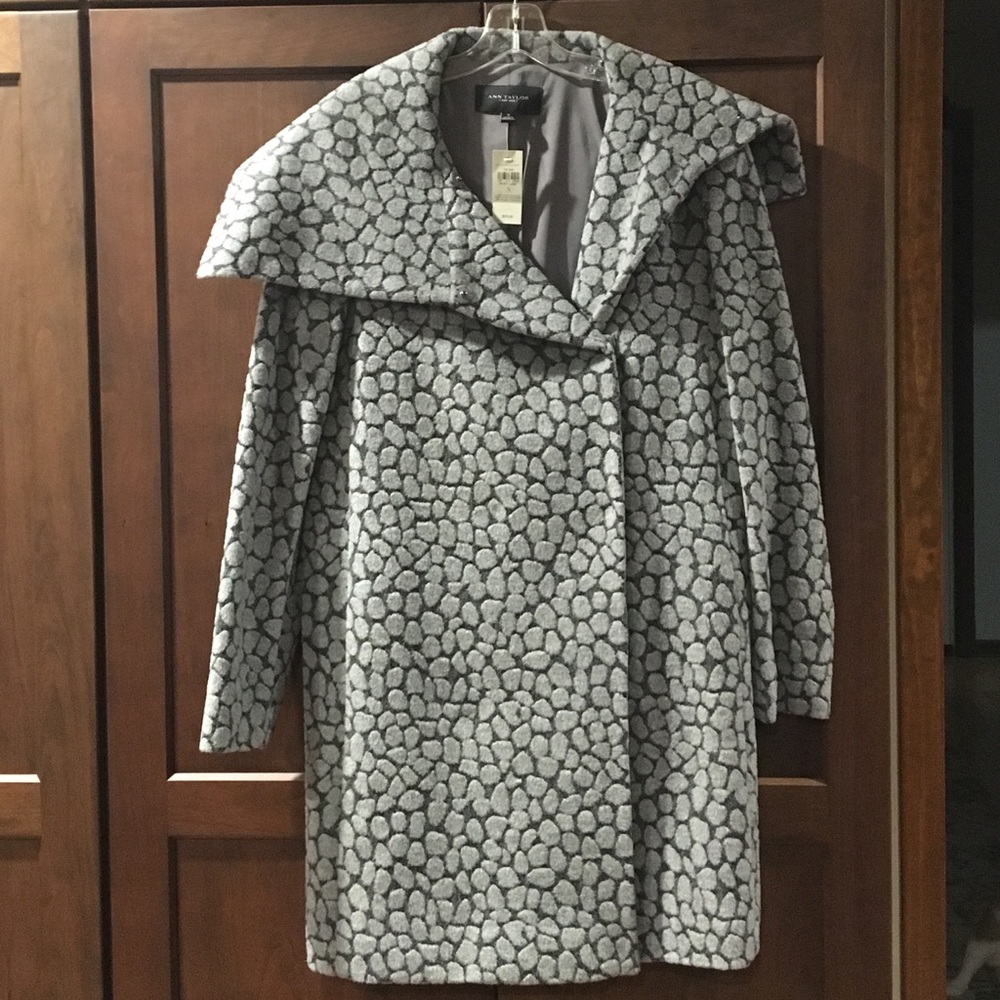 🎉🎉🎉NWT Ann Taylor Coat!  Gorgeous! Size S!