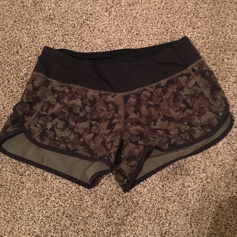 Lululemon shorts size 6