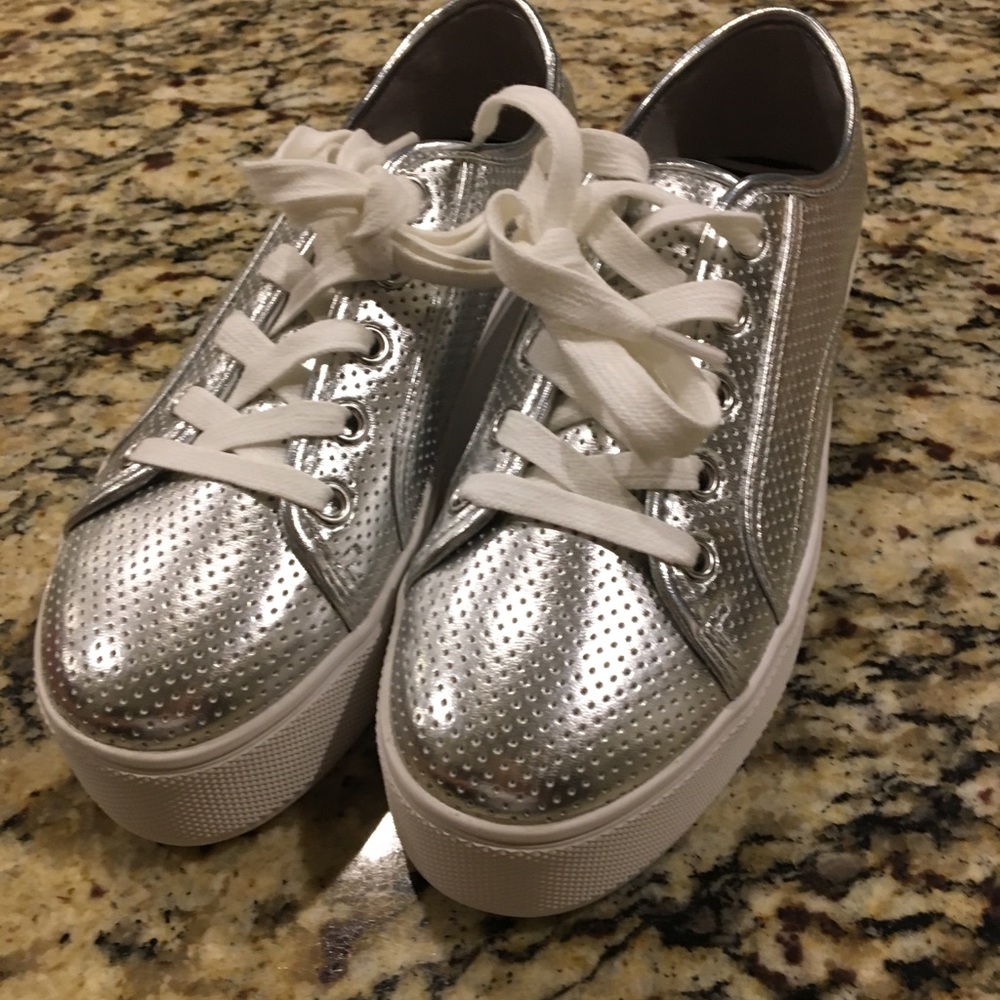 Betsy Johnson platform sneaker/size 6.5