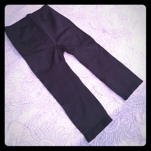 Black cropped 16” inseam tights/ leggings