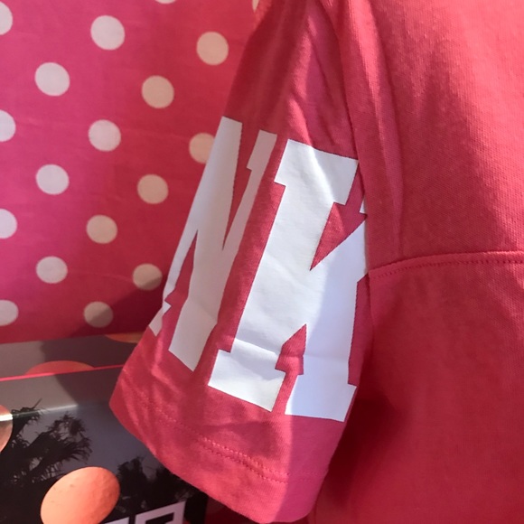 NWT VS PINK v-Neck Tee - Picture 3 of 4