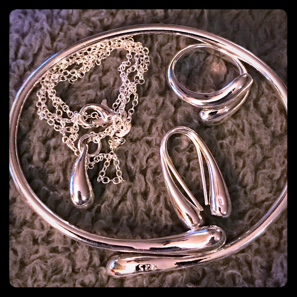 Sterling silver teardrop jewelry set