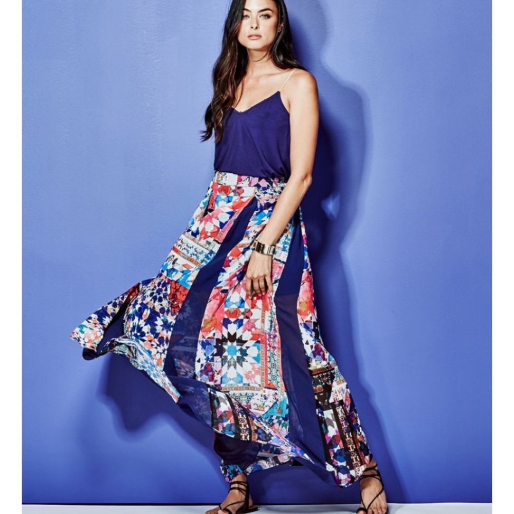 Artsy & sophisticated...Maxi chiffon skirt...EUC