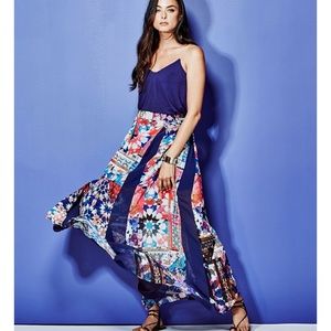 Artsy & sophisticated...Maxi chiffon skirt...EUC