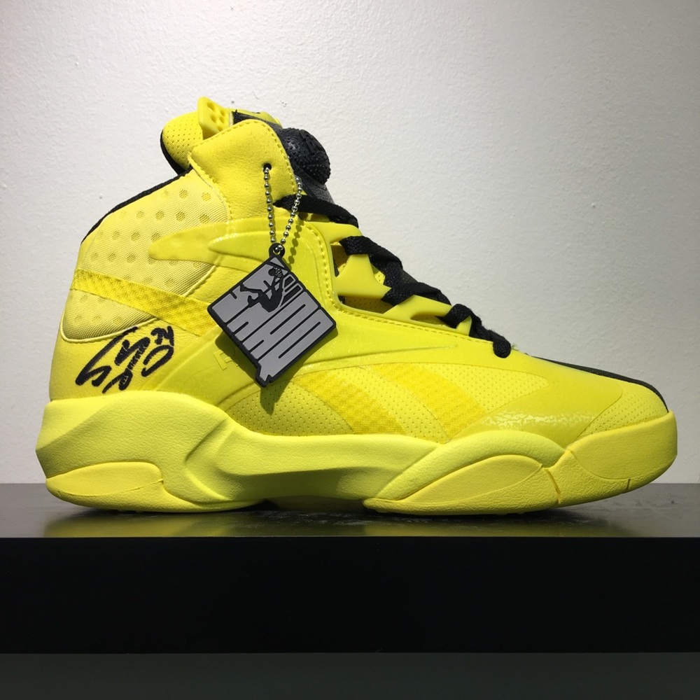 *Signed* Reebok Shaq Attaq Modern Basketball shoes