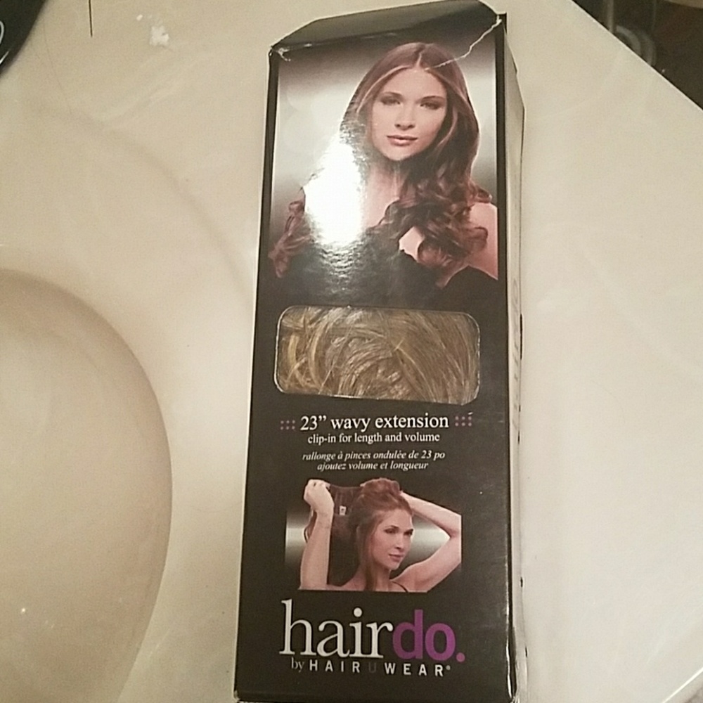23" wavy extension clip-in never worn