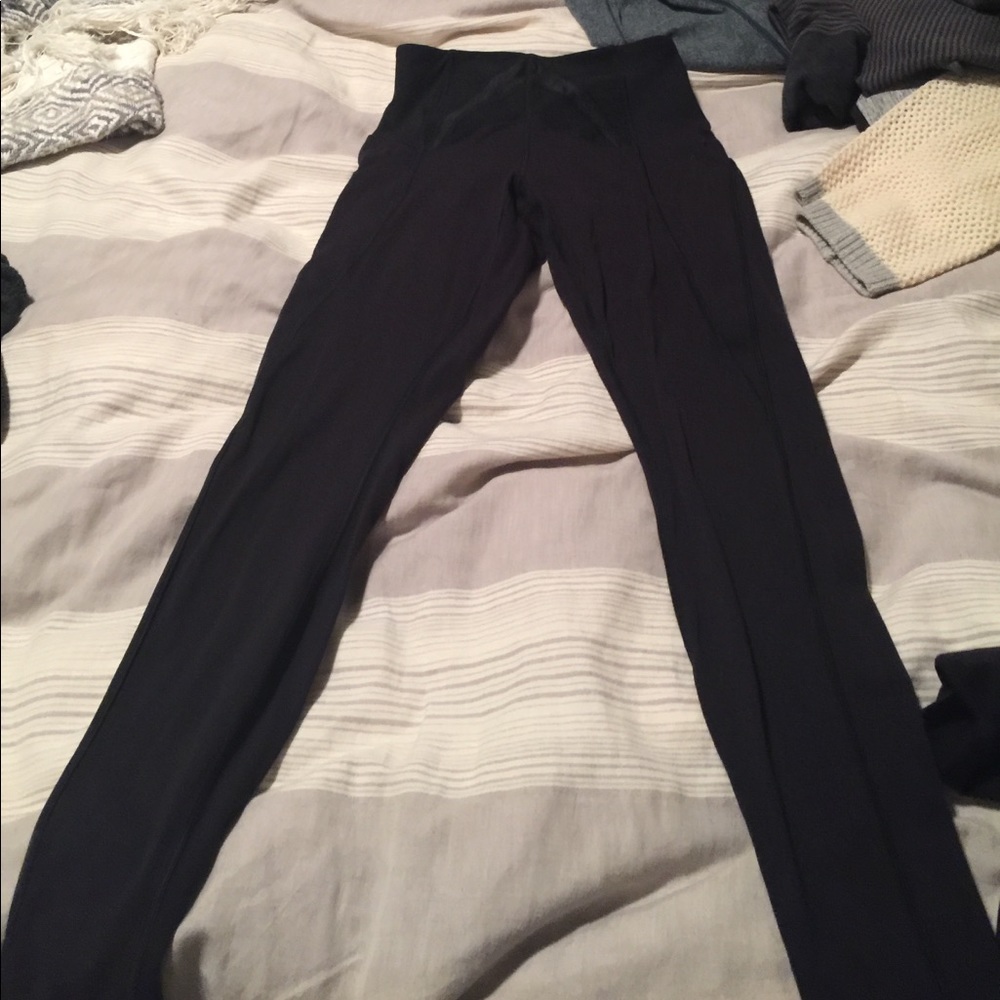 Lulu paneled high rise leggings with pockets 6