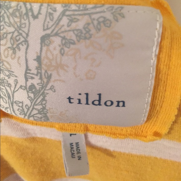 Free top with bundle of 3 items purchase or more - Picture 4 of 6