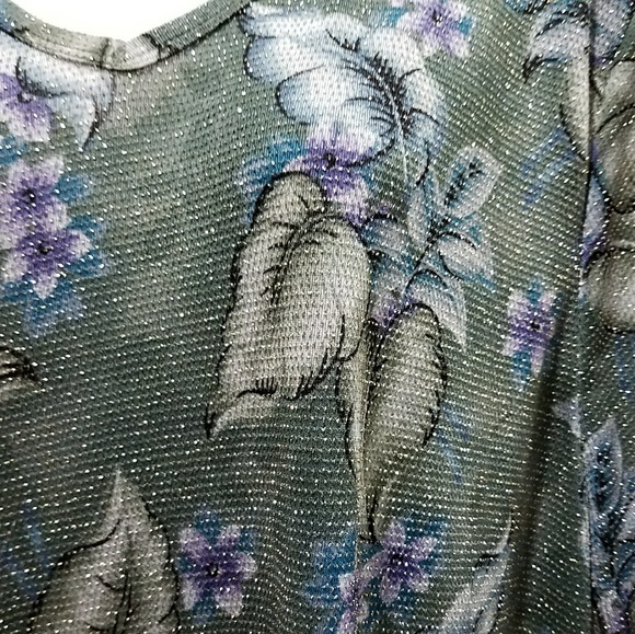 *SOLD*  Teddi Speckled Floral Festival Top 1X - Picture 5 of 7