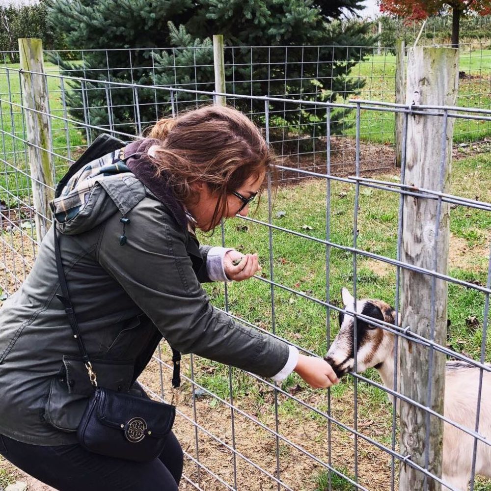 Meet your Posher, Whitney