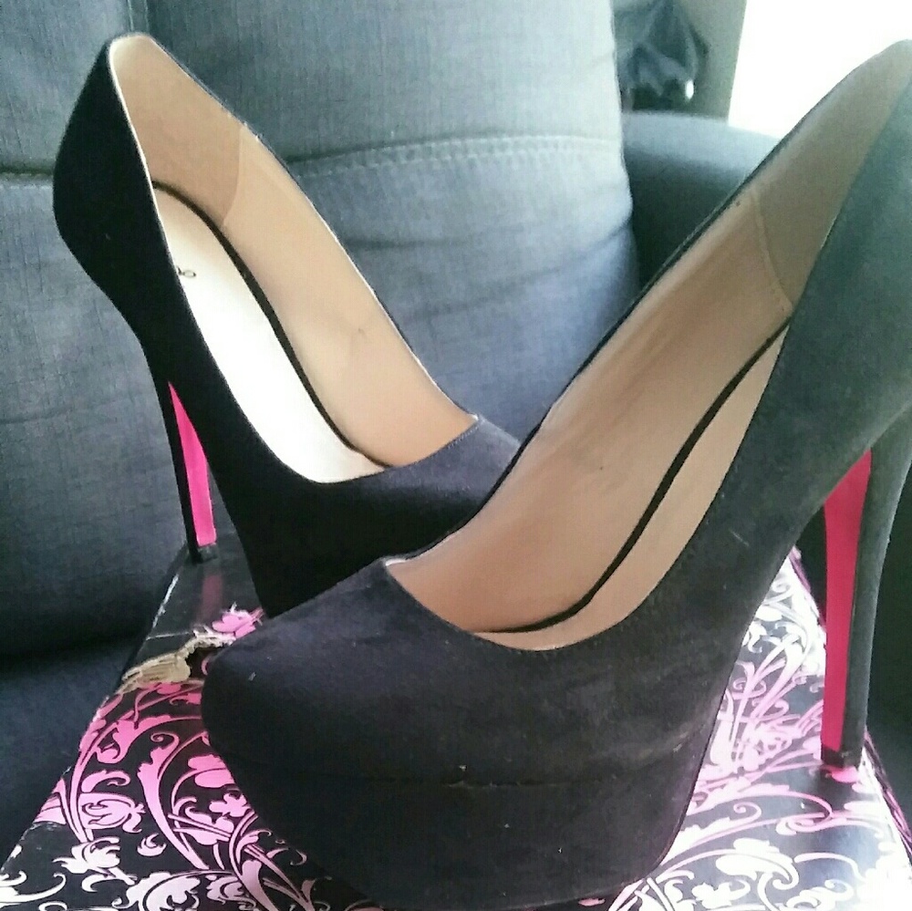 Black Suede pumps