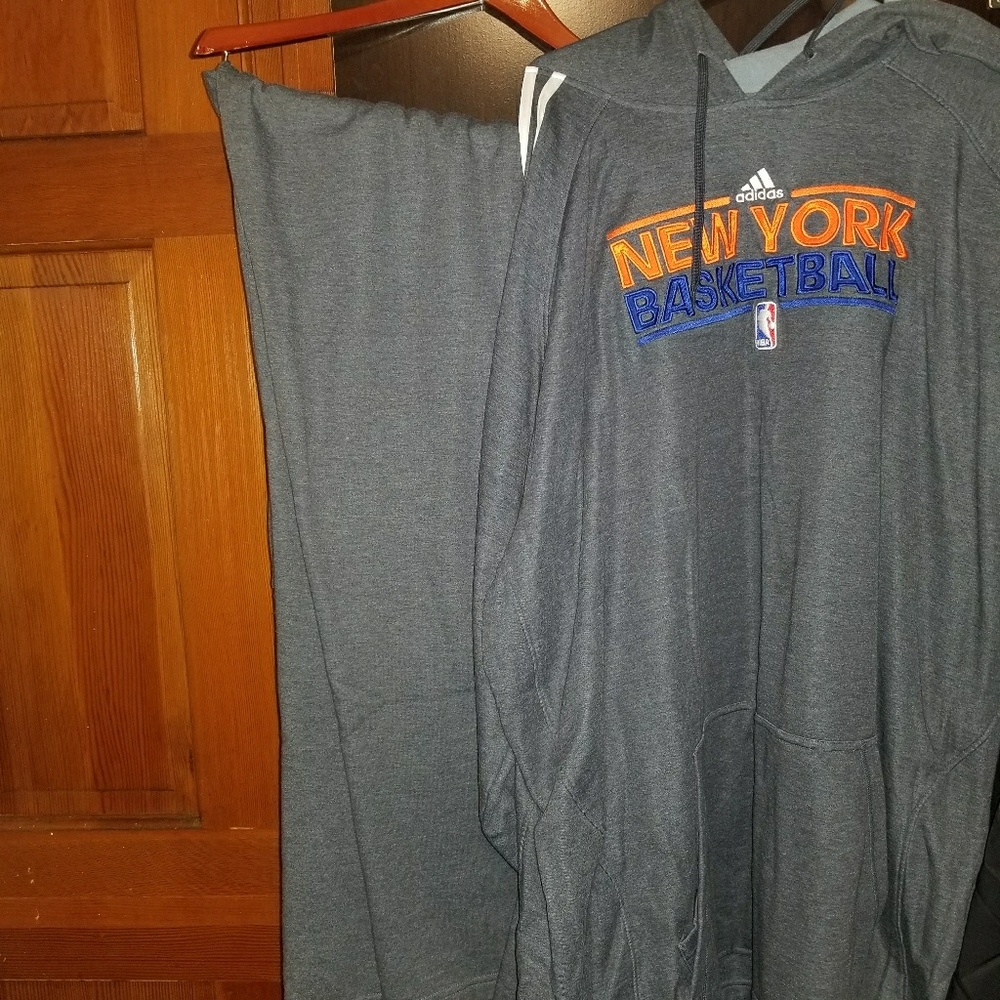 Adidas new york knicks sweat suit