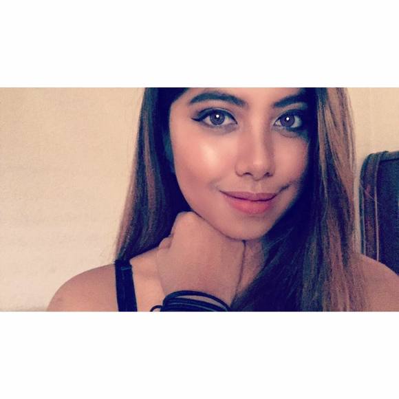 Meet your Posher, Lea - Picture 1 of 1