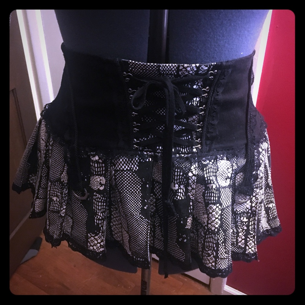 Tripp NYC black and white skirt