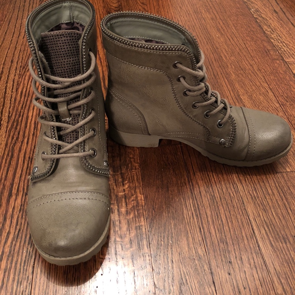 Women’s boots
