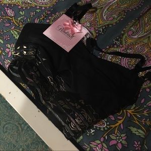 Bombshell sports top