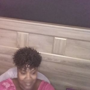 Meet your Posher, Monique