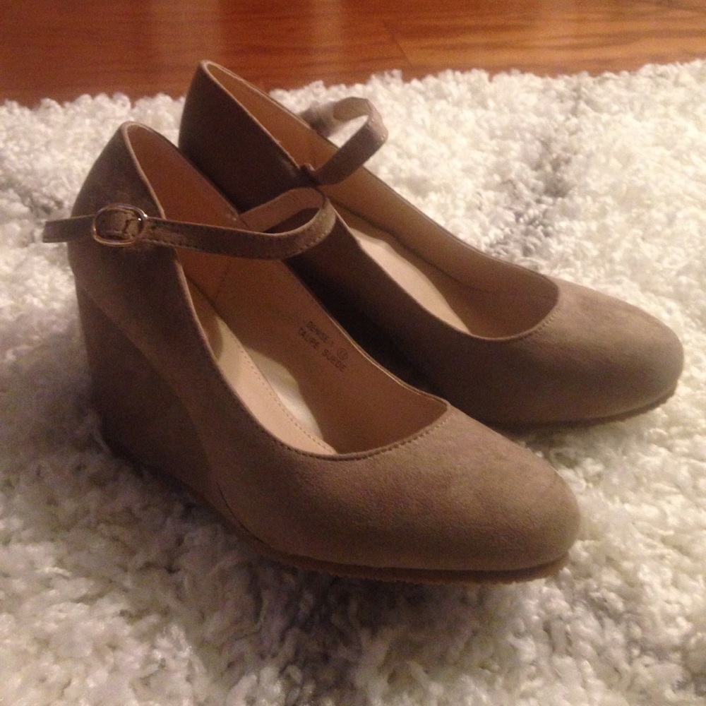 Bella Marie Taupe Mary-Jane Strap Wedges