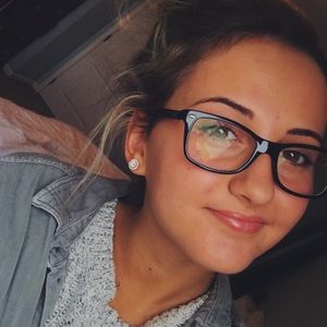 Meet your Posher, Mackenzie