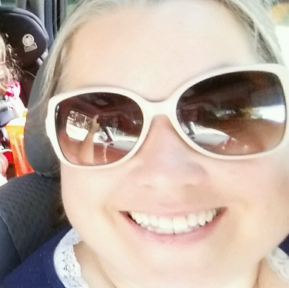 Meet your Posher, April