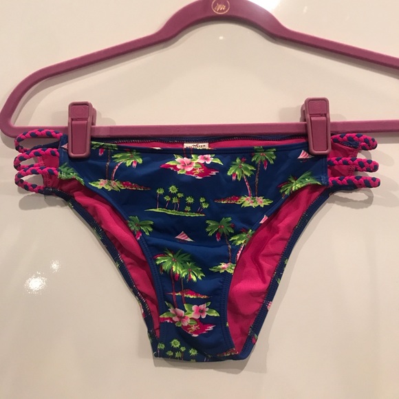 Swim suit - Picture 1 of 1