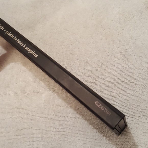 **SOLD**Kat Von D Metal Matte Palette**SOLD** - Picture 5 of 8