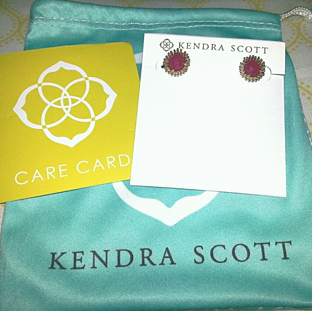 *BRAND NEW* Kendra Scott Carly Stud Earrings