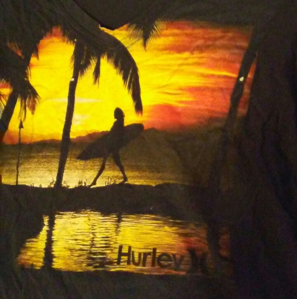 Hurley size small