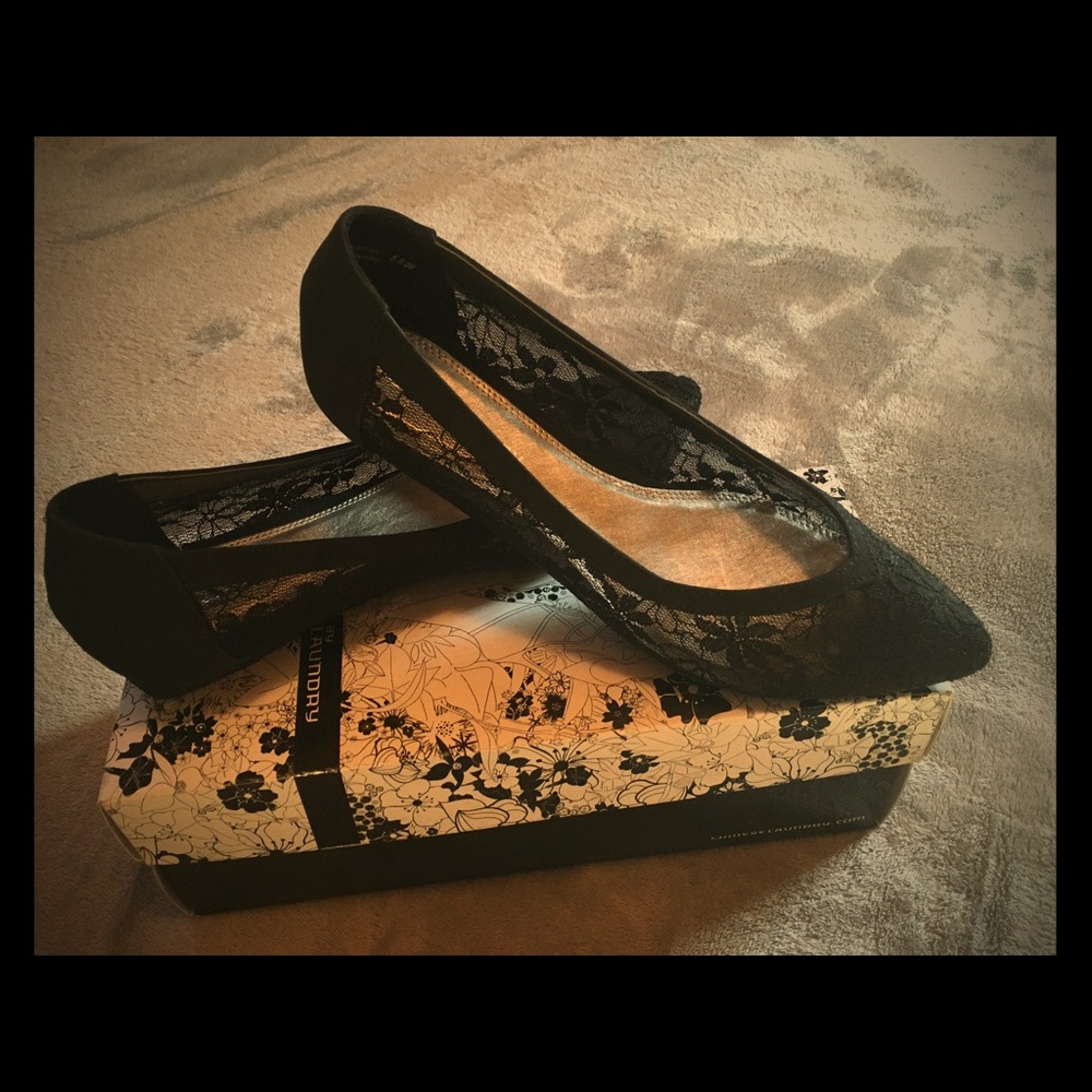 Black lace flats