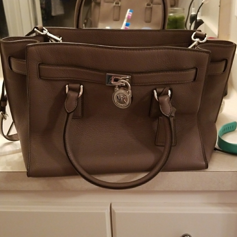 Great condition Michael Kors shoulder/arm bag
