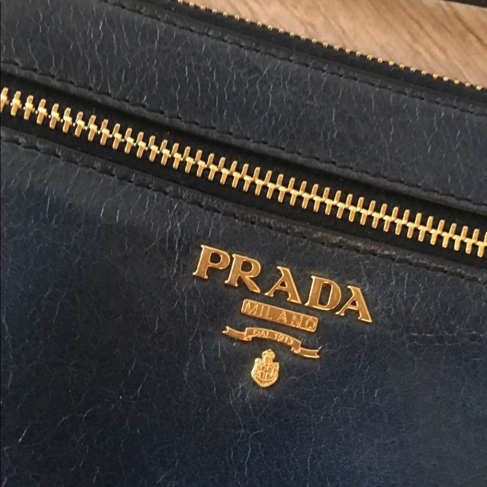 ❤️SOLD❤️ Prada 🇮🇹 crossbody blue bag #Po42405 - Picture 3 of 7