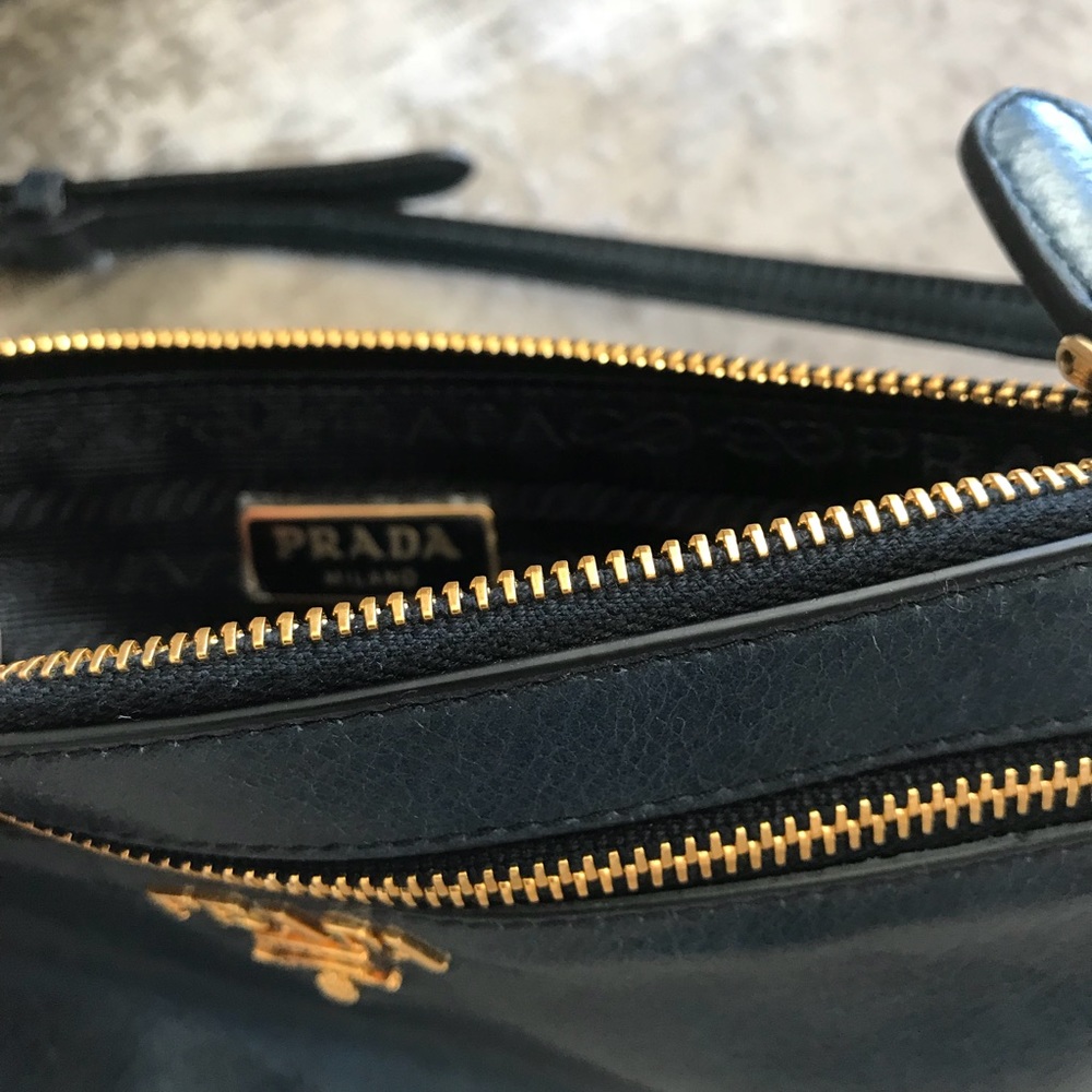 ❤️SOLD❤️ Prada 🇮🇹 crossbody blue bag #Po42405 - Picture 7 of 7