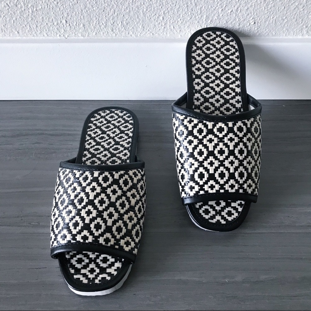 Urban Outfitters woven slides - Picture 2 of 5