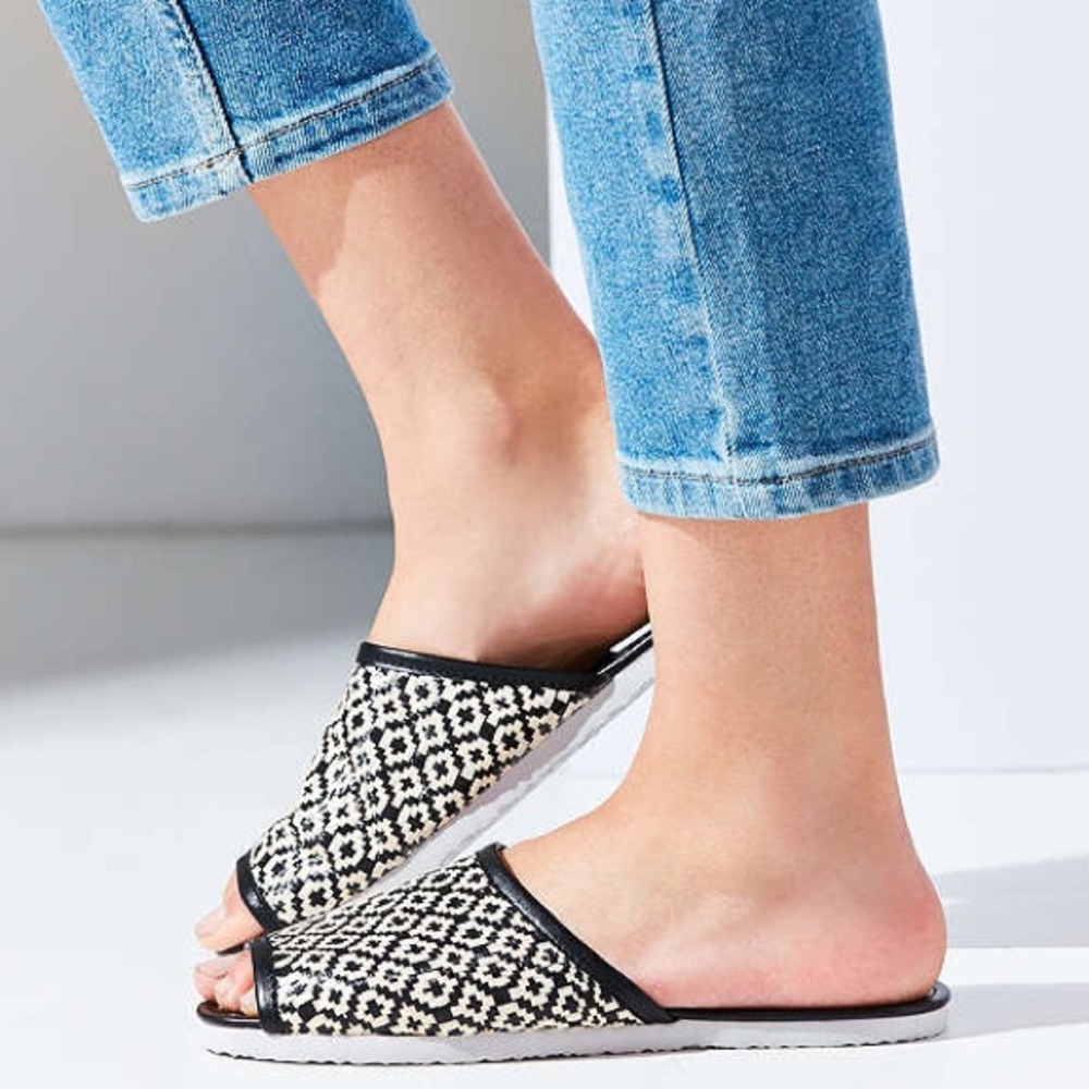 Urban Outfitters woven slides - Picture 5 of 5